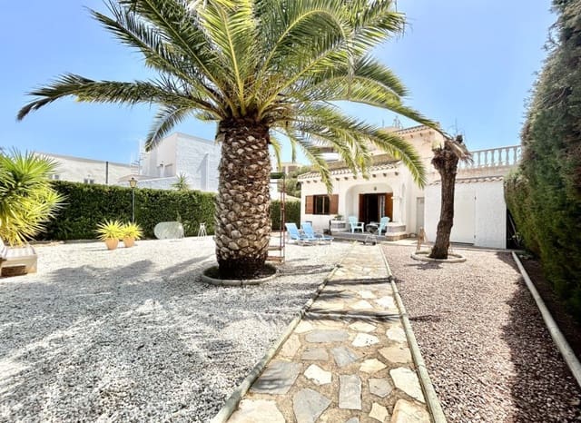 3 slaapkamer Villa te koop in La Zenia, Orihuela met zwembad - € 630.000 (Ref: 9809840)