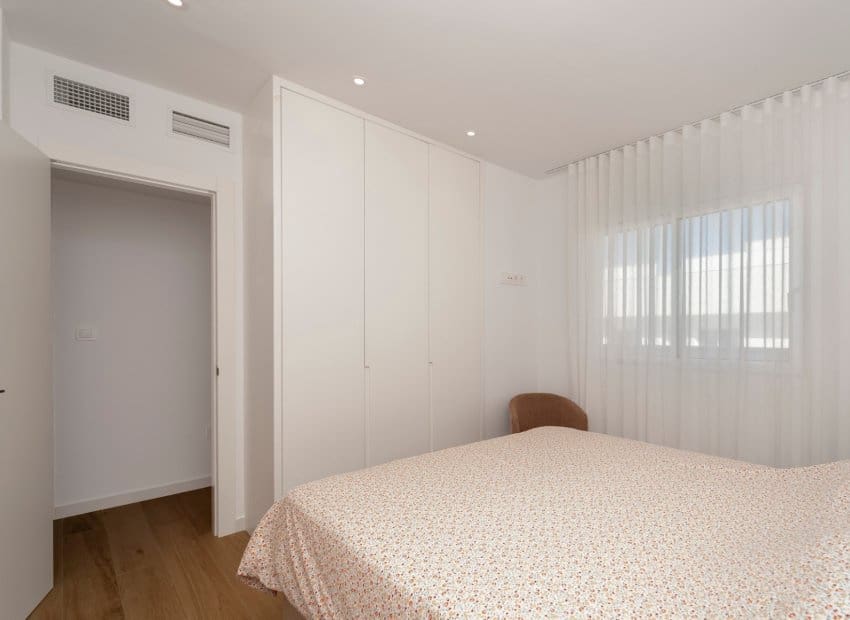3 quarto Apartamento para venda em Pilar de la Horadada com piscina - 349 000 € (Ref: 9809841)