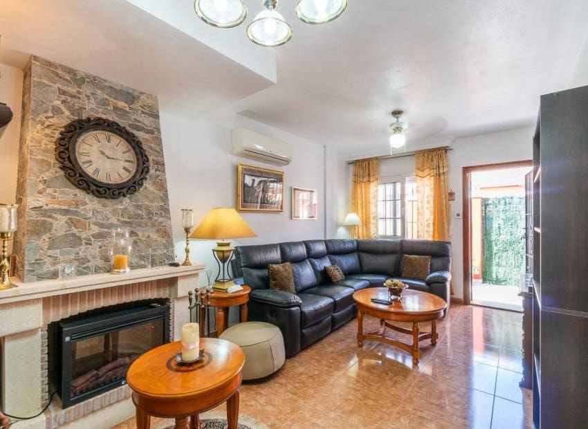 3 quarto Casa em Banda para venda em Orihuela Costa com piscina - 242 000 € (Ref: 9814633)