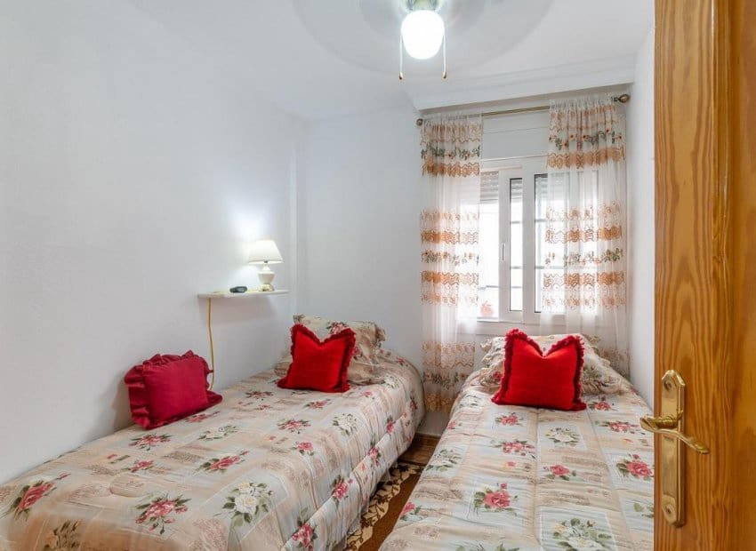 3 quarto Casa em Banda para venda em Orihuela Costa com piscina - 242 000 € (Ref: 9814633)
