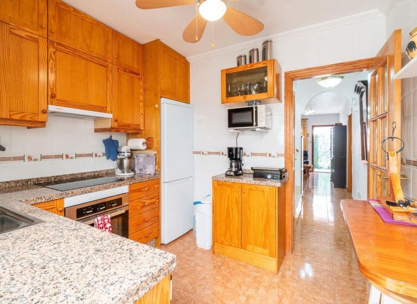 3 quarto Casa em Banda para venda em Orihuela Costa com piscina - 242 000 € (Ref: 9814633)