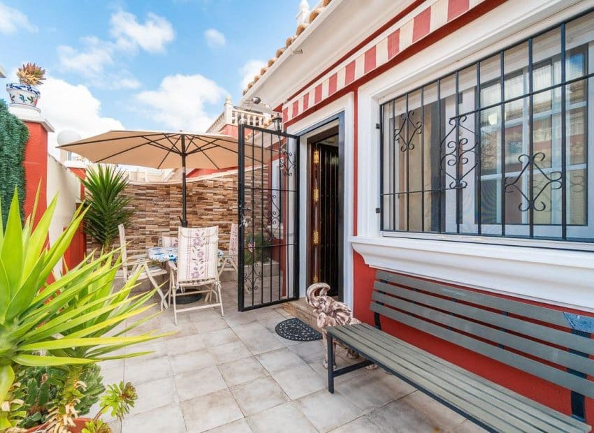 3 quarto Casa em Banda para venda em Orihuela Costa com piscina - 242 000 € (Ref: 9814633)