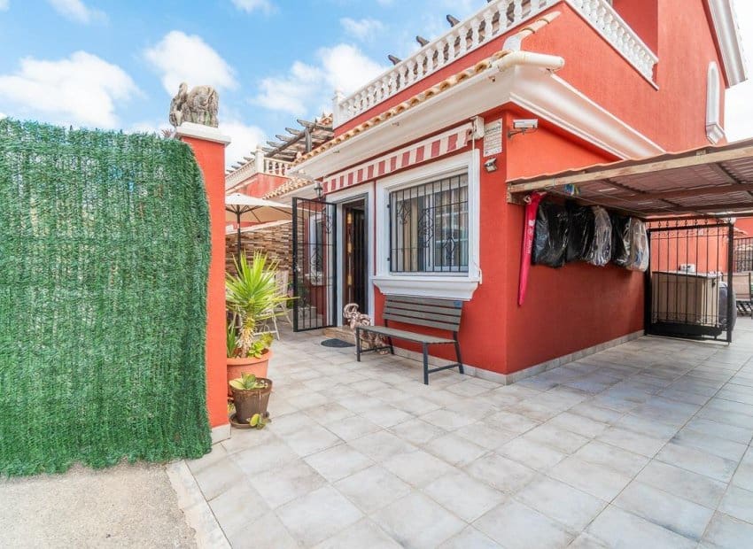 3 quarto Casa em Banda para venda em Orihuela Costa com piscina - 242 000 € (Ref: 9814633)