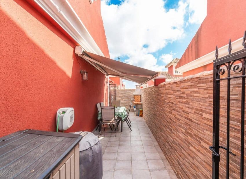 3 quarto Casa em Banda para venda em Orihuela Costa com piscina - 242 000 € (Ref: 9814633)