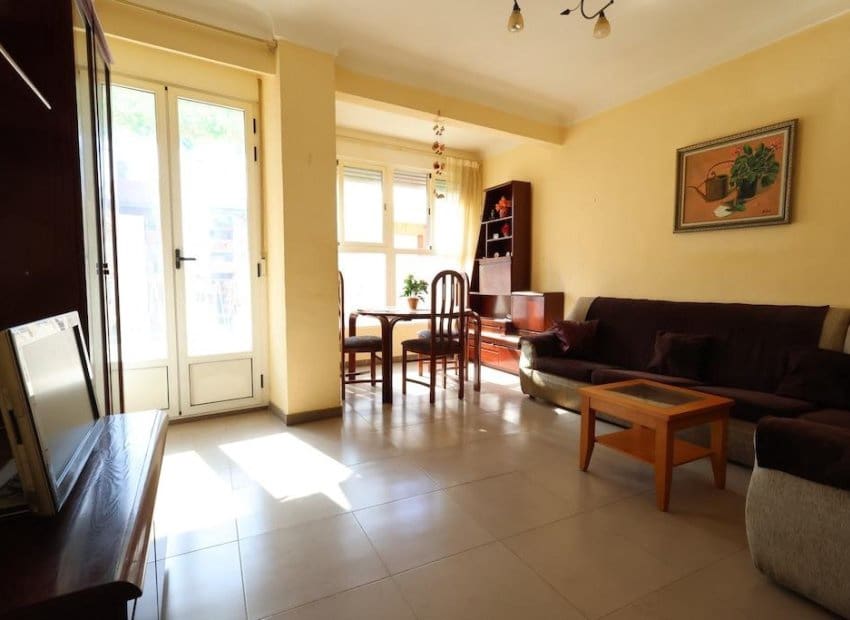 3 bedroom Apartment for sale in Torrevieja - € 165,000 (Ref: 9814637)