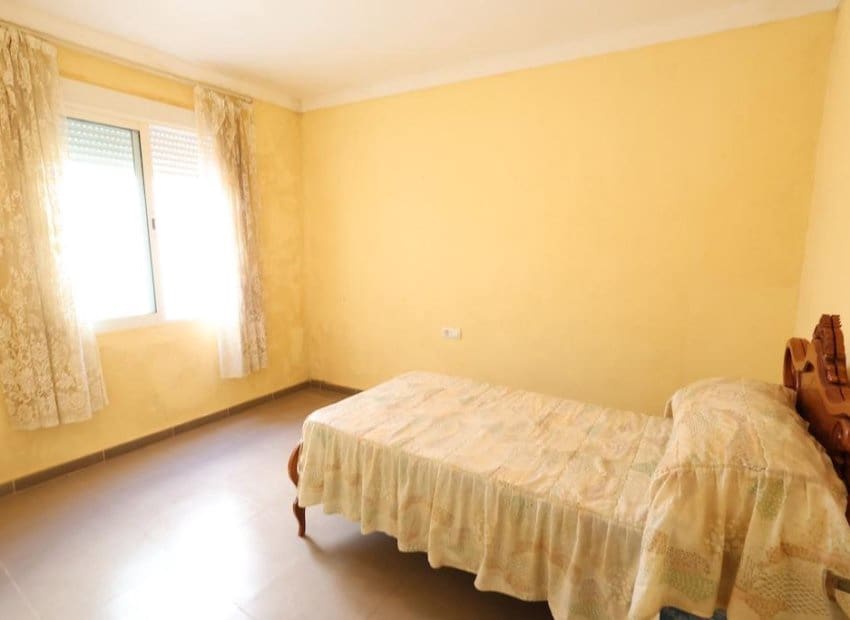 3 bedroom Apartment for sale in Torrevieja - € 165,000 (Ref: 9814637)