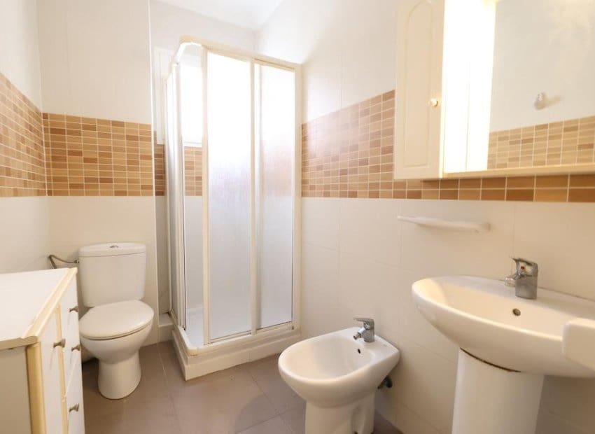3 bedroom Apartment for sale in Torrevieja - € 165,000 (Ref: 9814637)