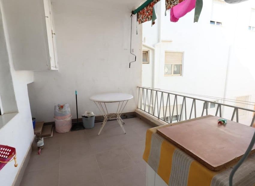 3 bedroom Apartment for sale in Torrevieja - € 165,000 (Ref: 9814637)