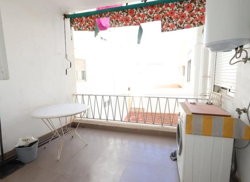 3 bedroom Apartment for sale in Torrevieja - € 165,000 (Ref: 9814637)