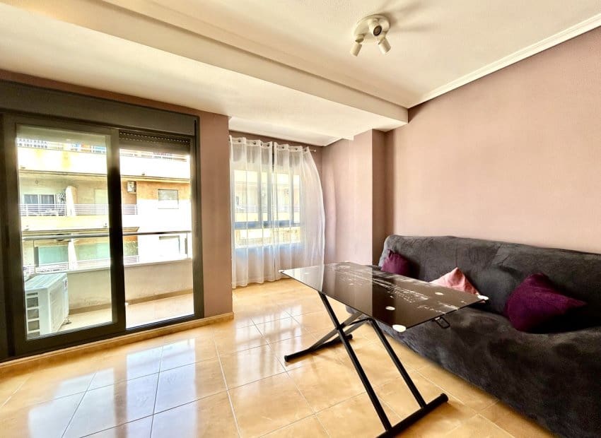 2 Zimmer Apartment zu verkaufen in Torrevieja - 149.000 € (Ref: 9814638)