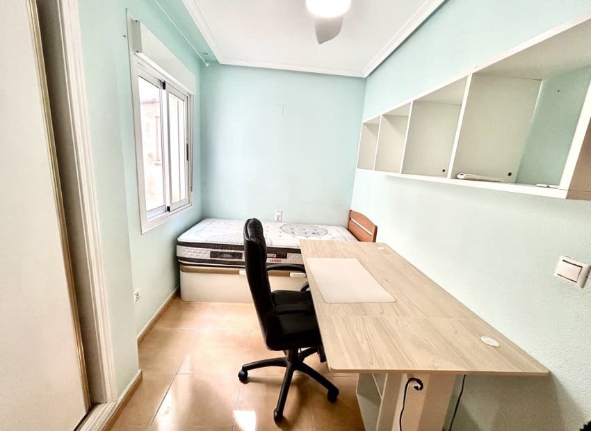 2 Zimmer Apartment zu verkaufen in Torrevieja - 149.000 € (Ref: 9814638)