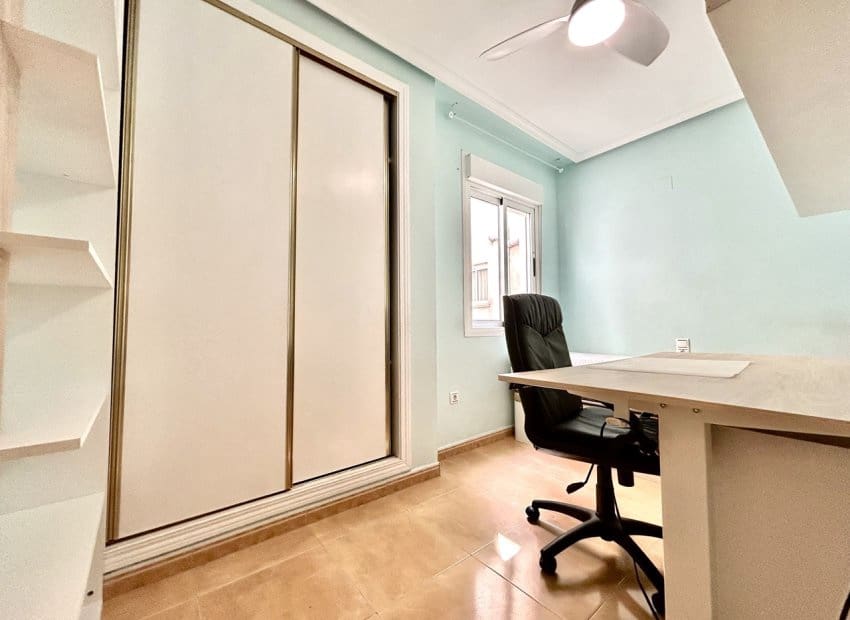 2 Zimmer Apartment zu verkaufen in Torrevieja - 149.000 € (Ref: 9814638)
