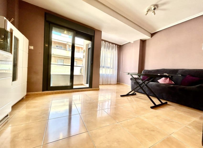 2 Zimmer Apartment zu verkaufen in Torrevieja - 149.000 € (Ref: 9814638)