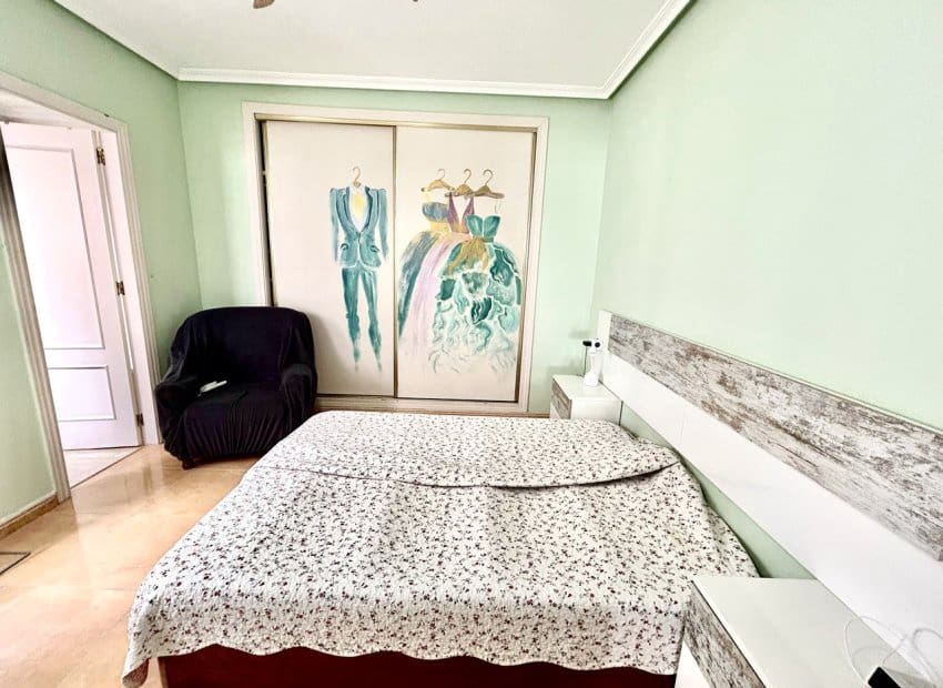 2 Zimmer Apartment zu verkaufen in Torrevieja - 149.000 € (Ref: 9814638)