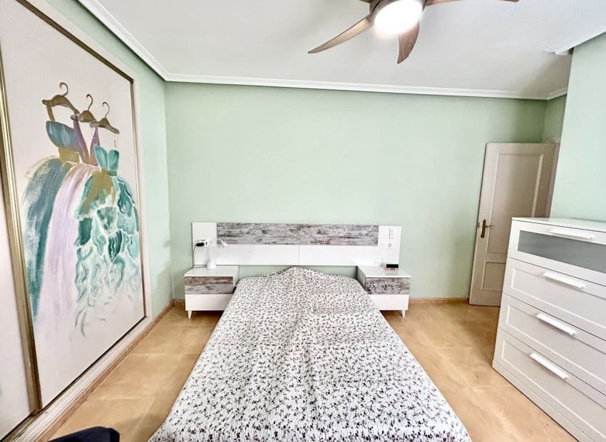 2 Zimmer Apartment zu verkaufen in Torrevieja - 149.000 € (Ref: 9814638)