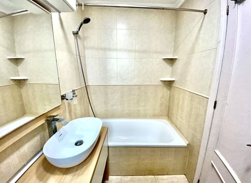 2 Zimmer Apartment zu verkaufen in Torrevieja - 149.000 € (Ref: 9814638)