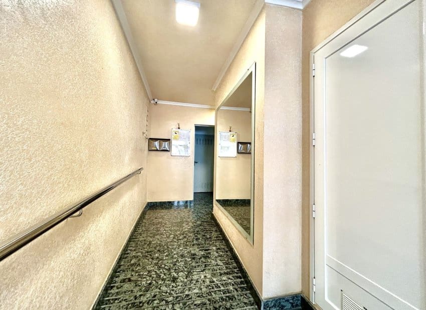2 Zimmer Apartment zu verkaufen in Torrevieja - 149.000 € (Ref: 9814638)