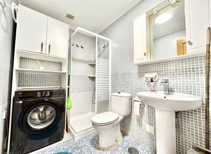 2 Zimmer Apartment zu verkaufen in Torrevieja - 149.000 € (Ref: 9814638)
