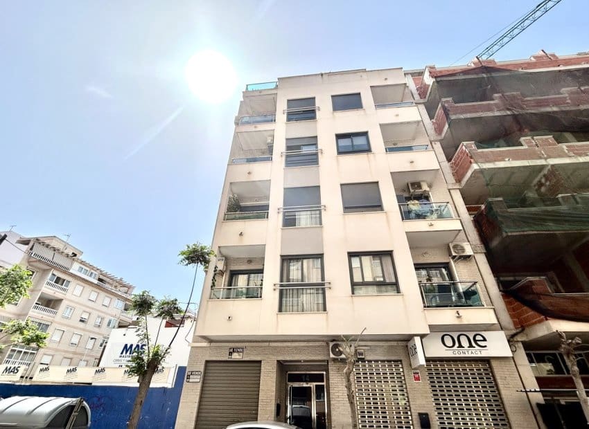 2 Zimmer Apartment zu verkaufen in Torrevieja - 149.000 € (Ref: 9814638)