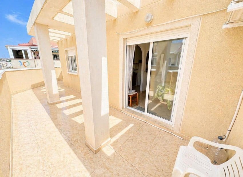 3 soveværelse Lejlighed til salg i Torrevieja med swimmingpool - € 175.000 (Ref: 9814641)