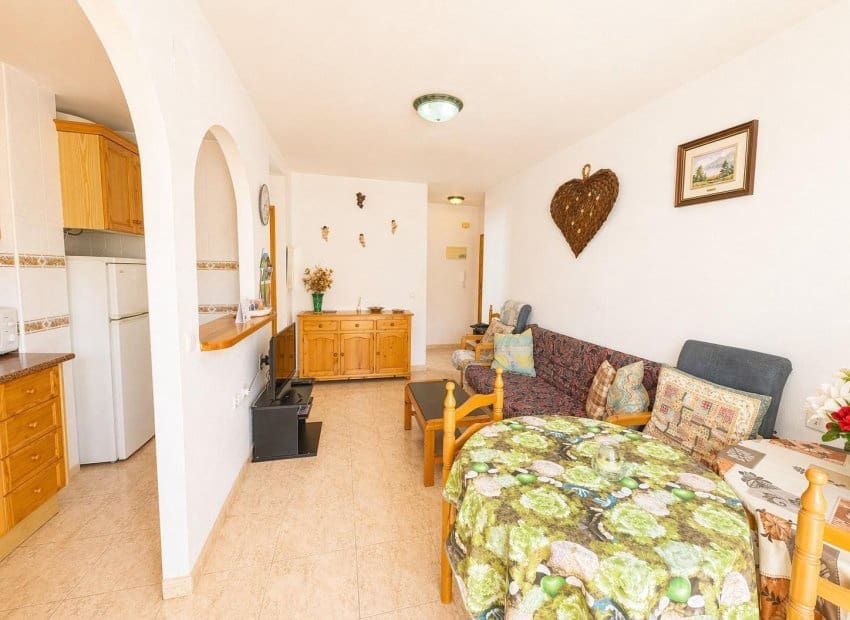 3 soveværelse Lejlighed til salg i Torrevieja med swimmingpool - € 175.000 (Ref: 9814641)