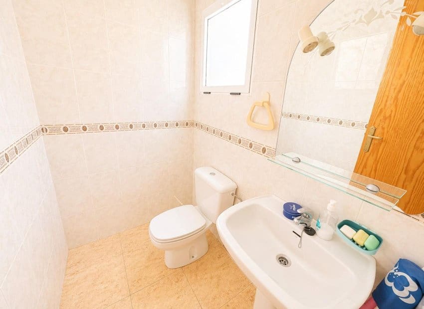 3 soveværelse Lejlighed til salg i Torrevieja med swimmingpool - € 175.000 (Ref: 9814641)