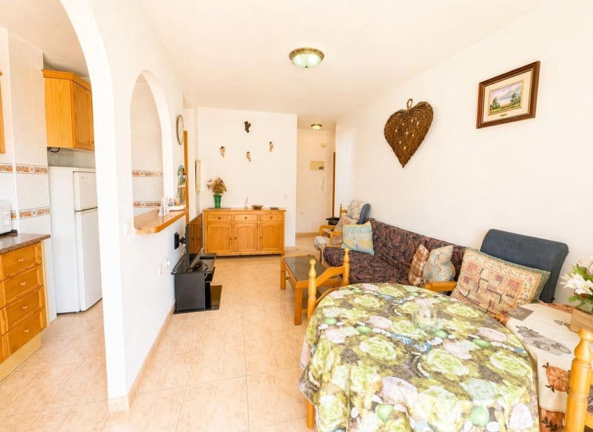 3 soveværelse Lejlighed til salg i Torrevieja med swimmingpool - € 175.000 (Ref: 9814641)