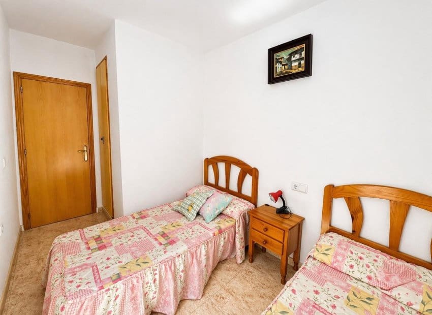 3 soveværelse Lejlighed til salg i Torrevieja med swimmingpool - € 175.000 (Ref: 9814641)