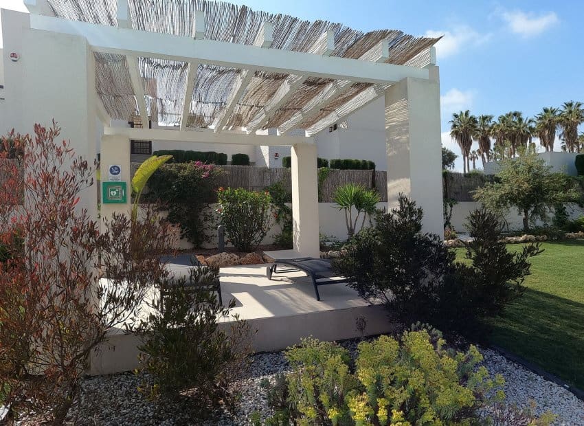 Apartamento de 2 habitaciones en Algorfa en venta con piscina - 267.500 € (Ref: 9814642)