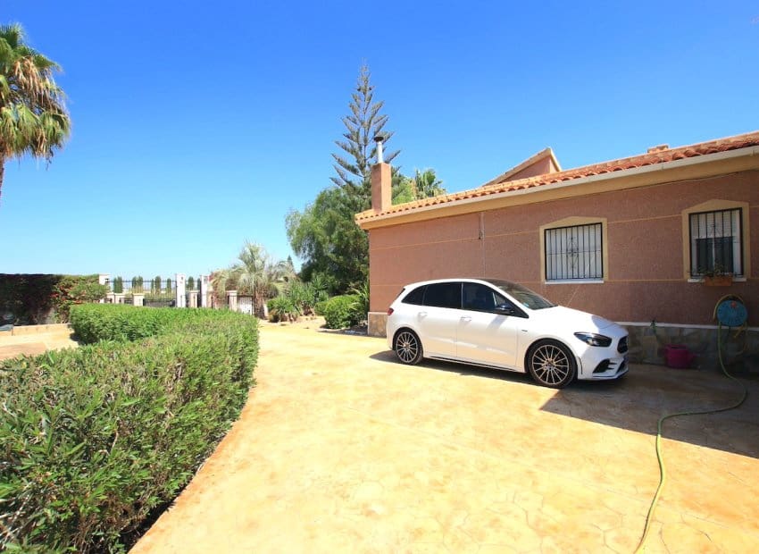 3 soverom Finca/Herregård til salgs i Daya Vieja med svømmebasseng - € 415 000 (Ref: 9814645)