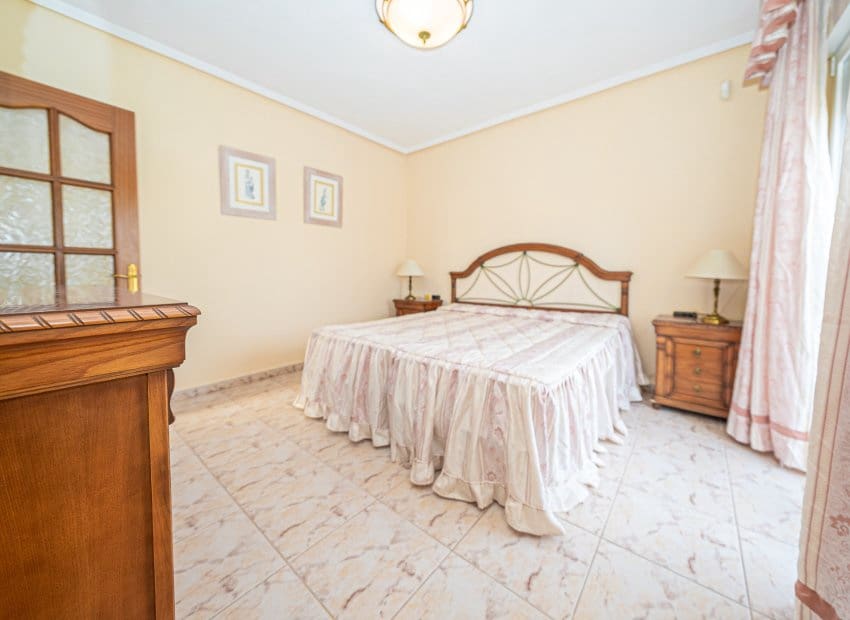 4 soveværelse Villa til salg i El Chaparral med swimmingpool - € 390.000 (Ref: 9815043)