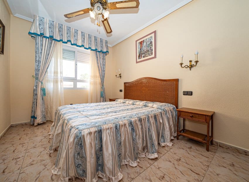4 soveværelse Villa til salg i El Chaparral med swimmingpool - € 390.000 (Ref: 9815043)