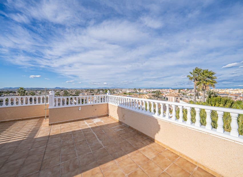 4 soveværelse Villa til salg i El Chaparral med swimmingpool - € 390.000 (Ref: 9815043)