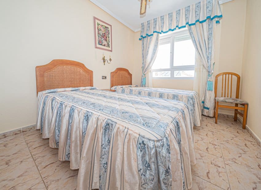 4 soveværelse Villa til salg i El Chaparral med swimmingpool - € 390.000 (Ref: 9815043)