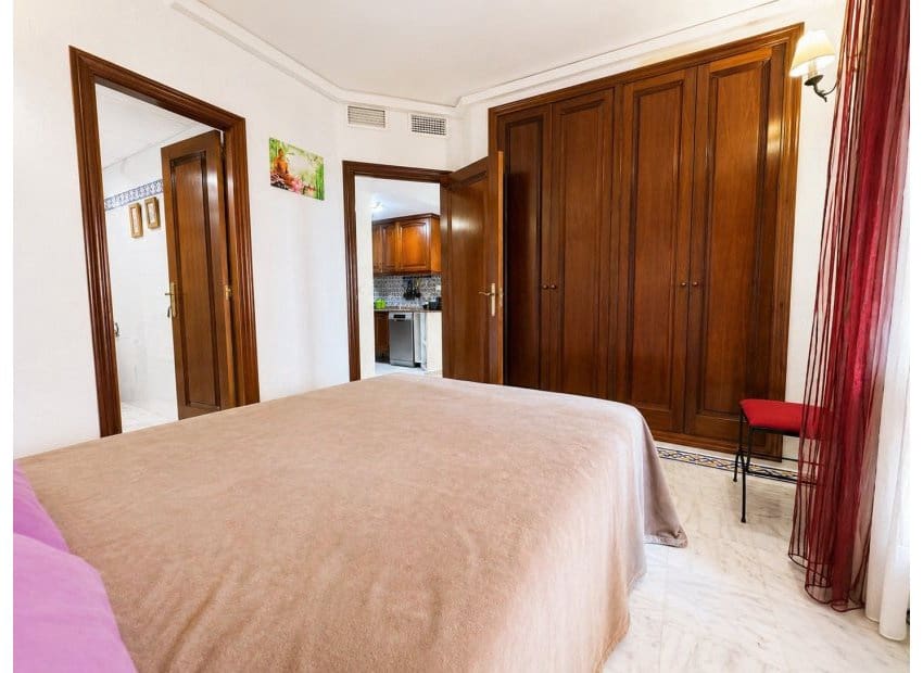 3 quarto Apartamento para venda em Torrevieja com piscina - 255 000 € (Ref: 9816631)