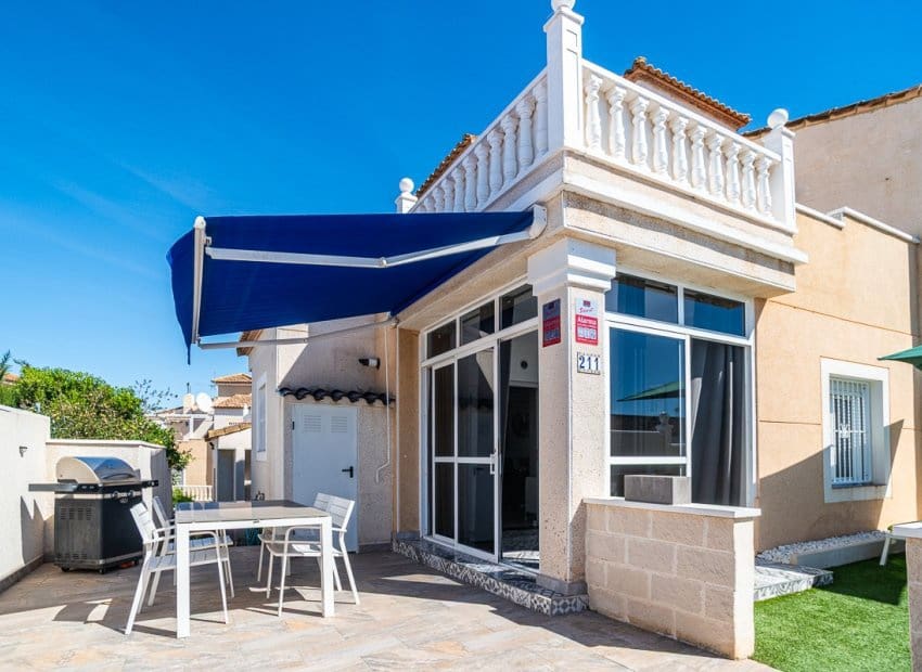 3 soveværelse Villa til salg i Algorfa med swimmingpool - € 229.500 (Ref: 9816632)