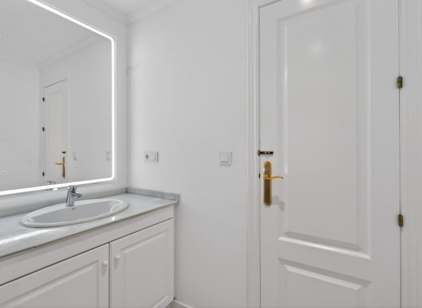 2 slaapkamer Appartement te koop in Campoamor met zwembad - € 249.000 (Ref: 9816634)