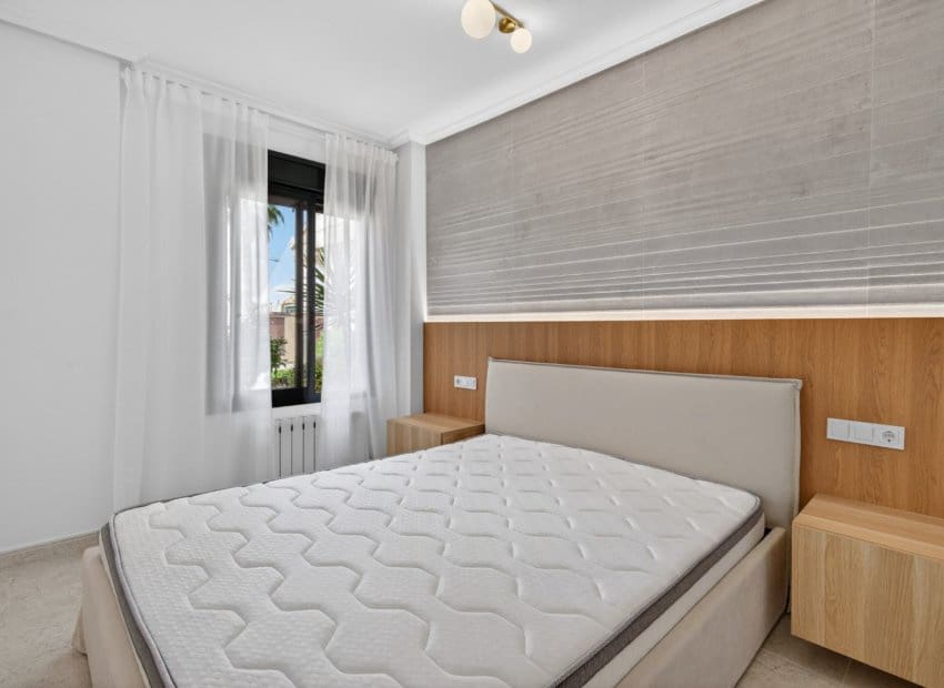 2 slaapkamer Appartement te koop in Campoamor met zwembad - € 249.000 (Ref: 9816634)