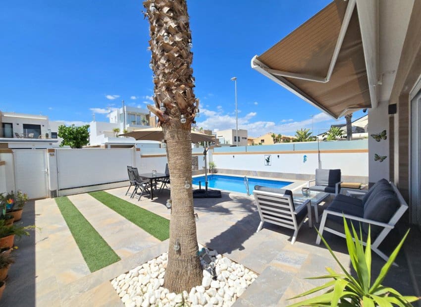 3 sovrum Villa till salu i Pilar de la Horadada med pool - 437 500 € (Ref: 9816635)