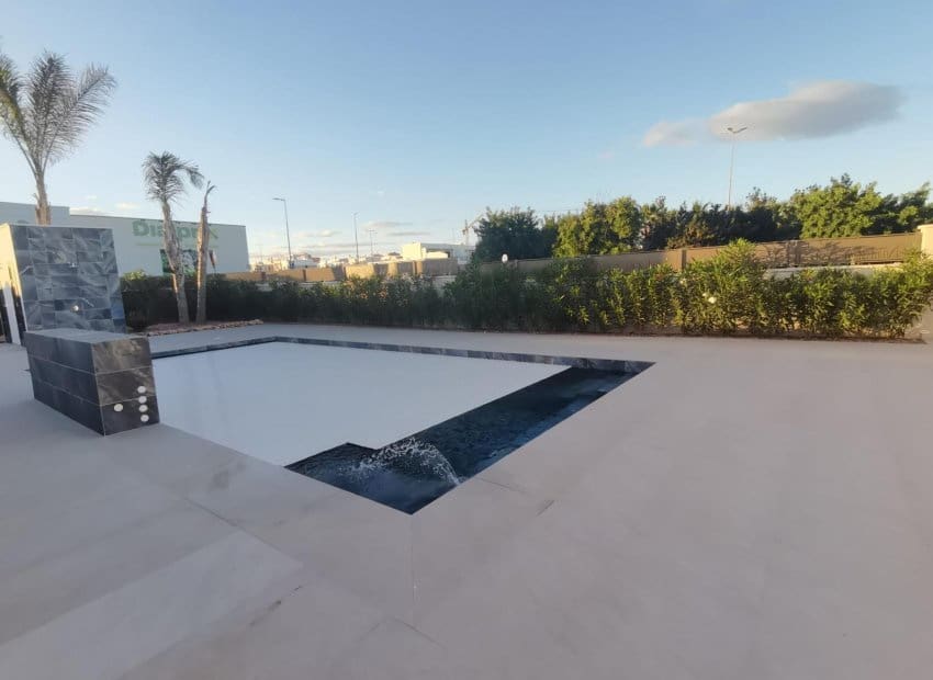 5 chambre Villa/Maison à vendre à Los Montesinos avec piscine - 780 000 € (Ref: 9840589)