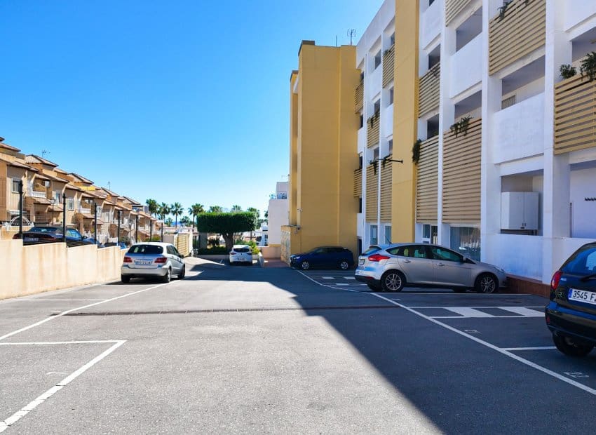 2 sypialnia Apartament na sprzedaż w Villamartin z basenem - 269 000 € (Ref: 9840591)