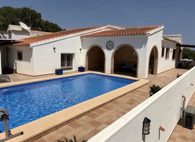 4 soveværelse Villa til salg i Pinar de Campoverde, Pilar de la Horadada med swimmingpool - € 699.950 (Ref: 9840593)