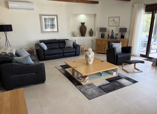 4 soveværelse Villa til salg i Pinar de Campoverde, Pilar de la Horadada med swimmingpool - € 699.950 (Ref: 9840593)