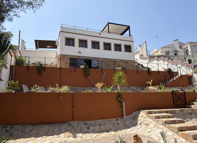 4 soveværelse Villa til salg i Pinar de Campoverde, Pilar de la Horadada med swimmingpool - € 699.950 (Ref: 9840593)