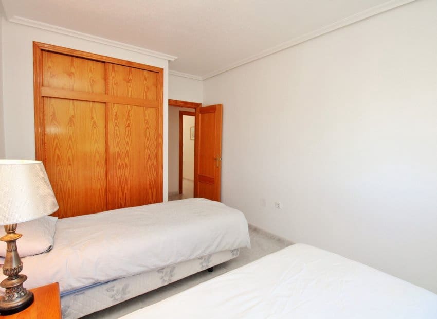 3 slaapkamer Appartement te koop in Orihuela Costa met zwembad - € 195.000 (Ref: 9840595)
