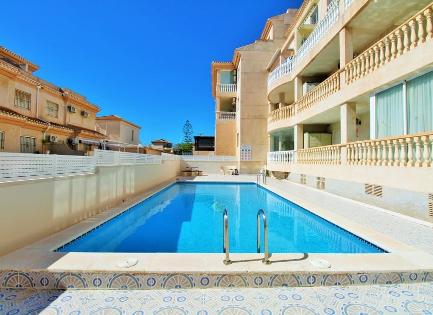 3 slaapkamer Appartement te koop in Orihuela Costa met zwembad - € 195.000 (Ref: 9840595)