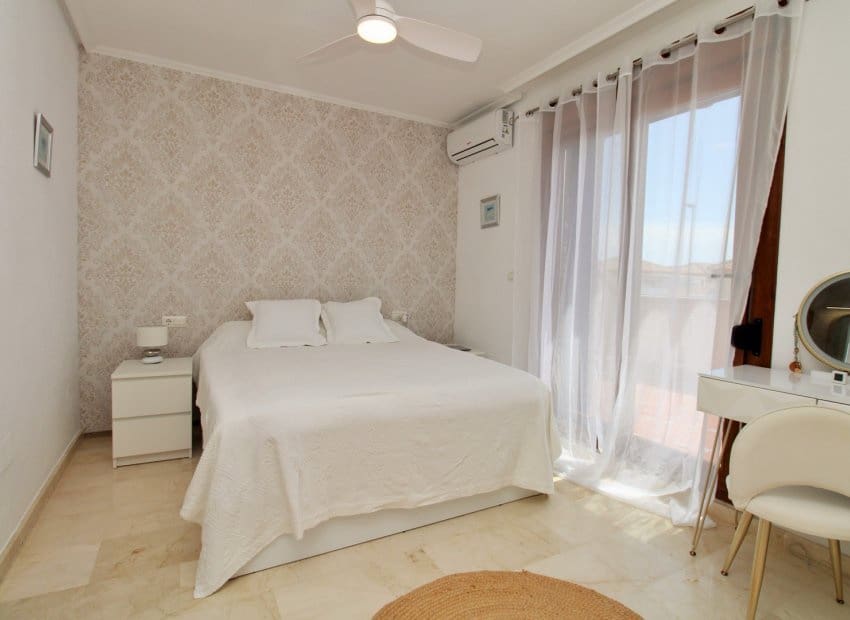 3 sypialnia Dom na sprzedaż w Villamartin z basenem - 269 500 € (Ref: 9840596)