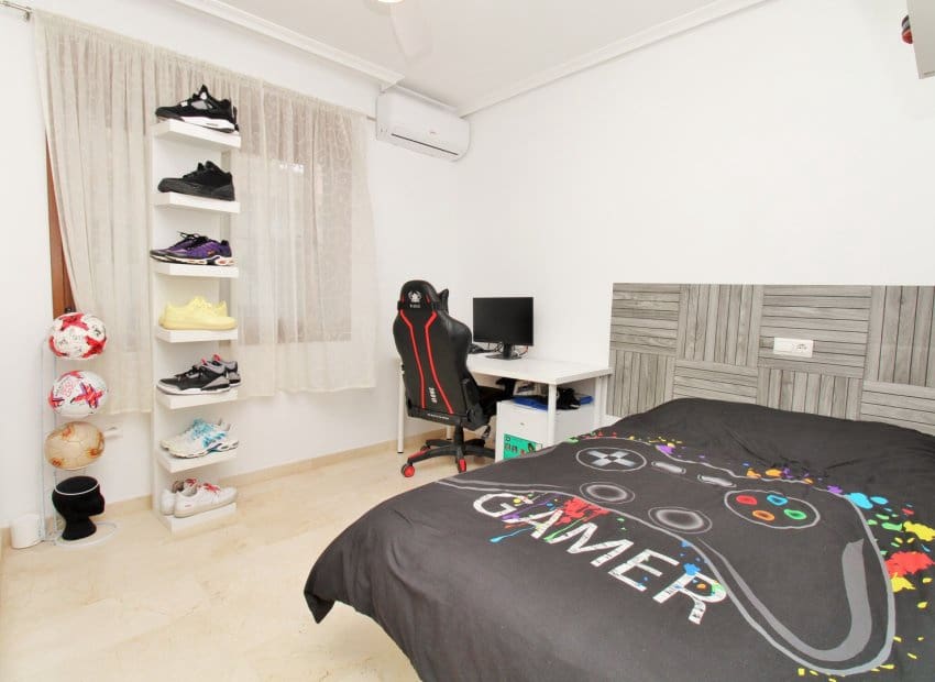 3 sypialnia Dom na sprzedaż w Villamartin z basenem - 269 500 € (Ref: 9840596)