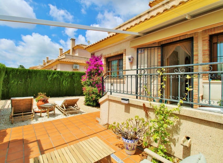 3 sypialnia Dom na sprzedaż w Villamartin z basenem - 269 500 € (Ref: 9840596)