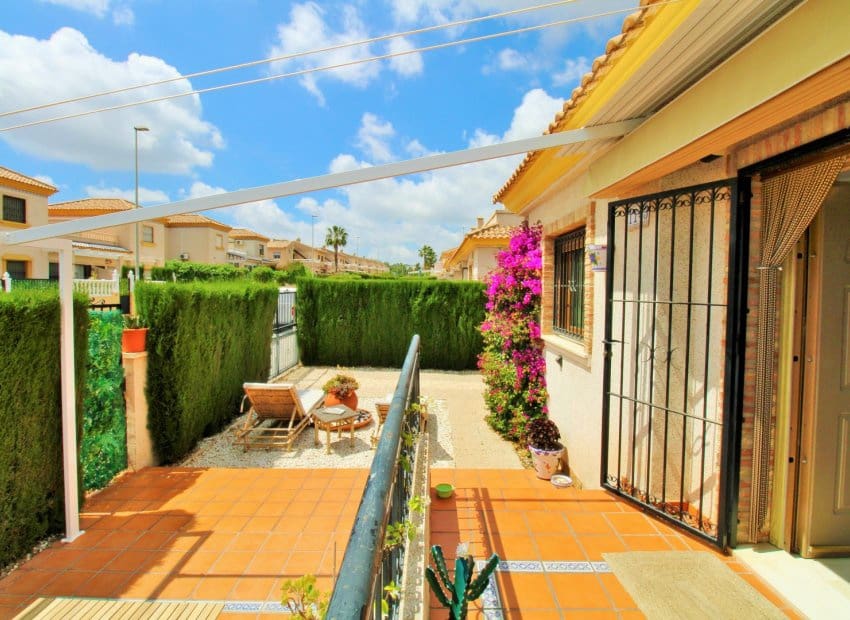 3 sypialnia Dom na sprzedaż w Villamartin z basenem - 269 500 € (Ref: 9840596)